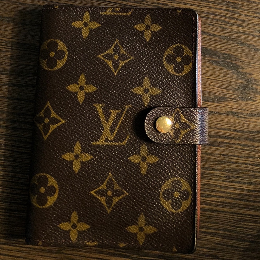 Louis Vuitton small agenda and LV box.